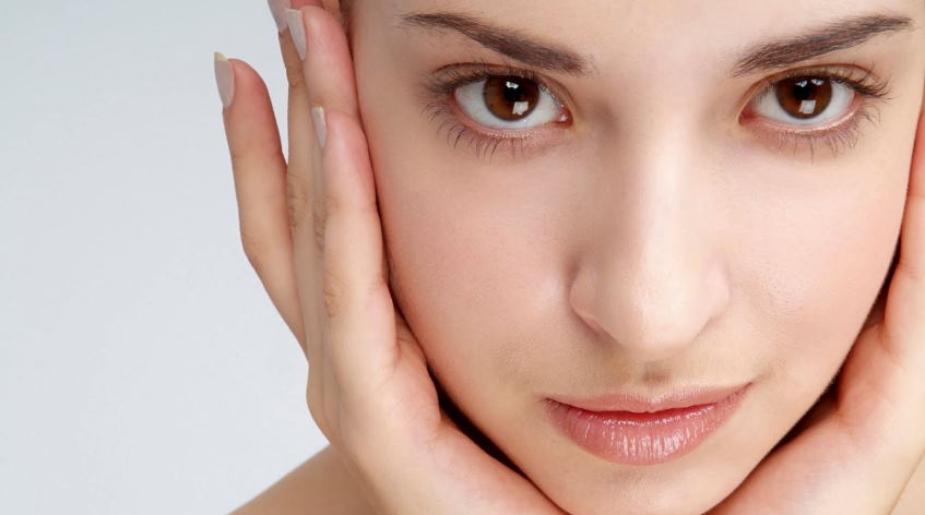 How to get the naturally brighten and glowing skin for yourself? Know the primary tips!!